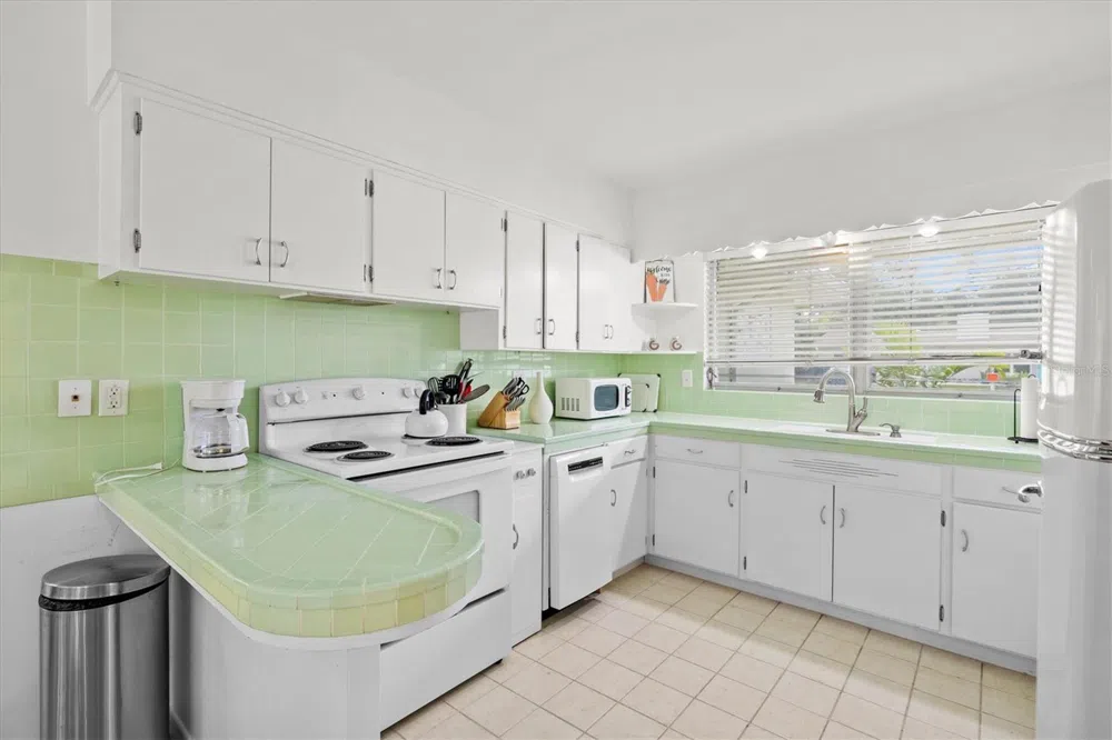 2473 DAVIS BOULEVARD Sarasota, FL 34237