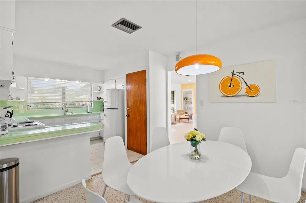 2473 DAVIS BOULEVARD Sarasota, FL 34237