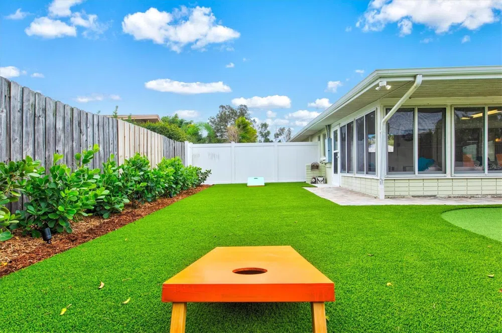 2473 DAVIS BOULEVARD Sarasota, FL 34237