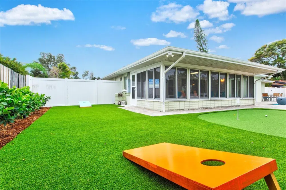 2473 DAVIS BOULEVARD Sarasota, FL 34237