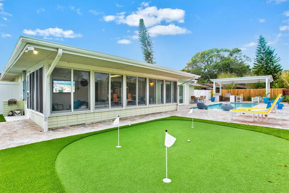 2473 DAVIS BOULEVARD Sarasota, FL 34237