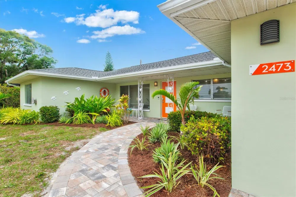 2473 DAVIS BOULEVARD Sarasota, FL 34237
