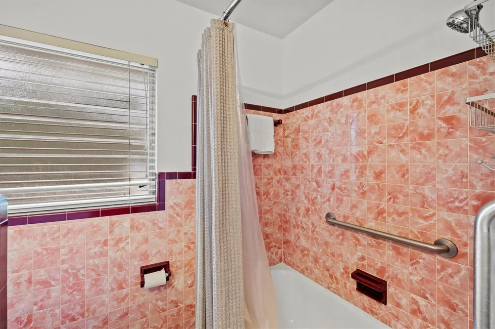 2473 DAVIS BOULEVARD Sarasota, FL 34237