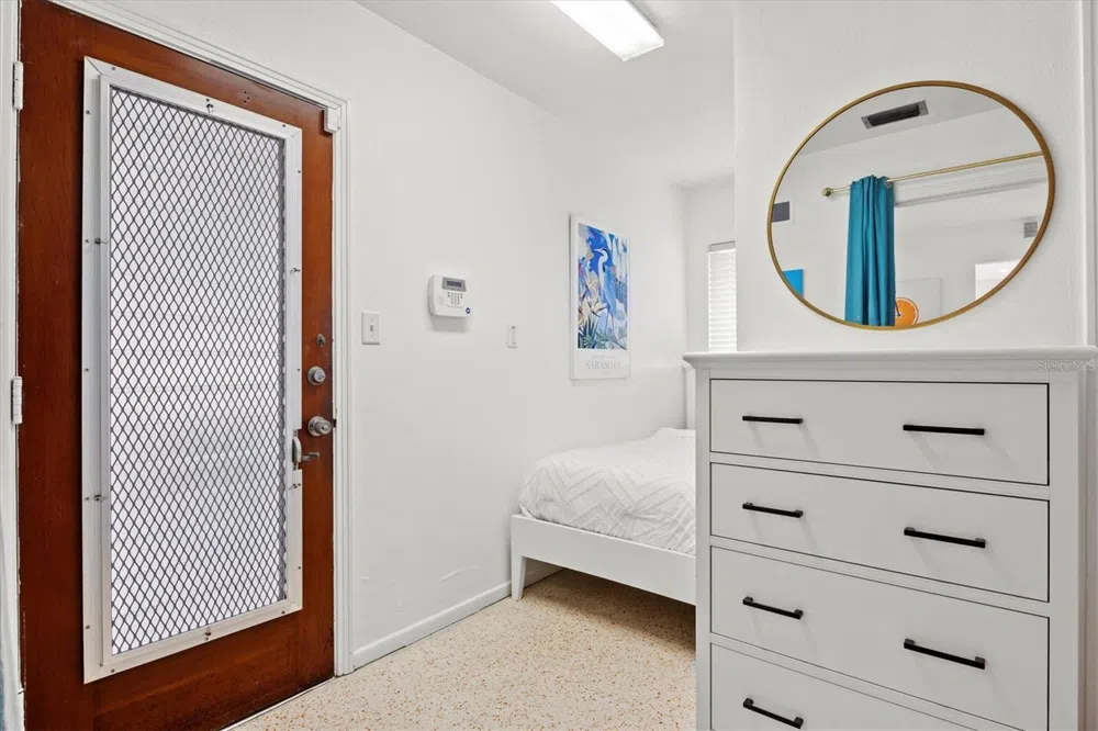 2473 DAVIS BOULEVARD Sarasota, FL 34237