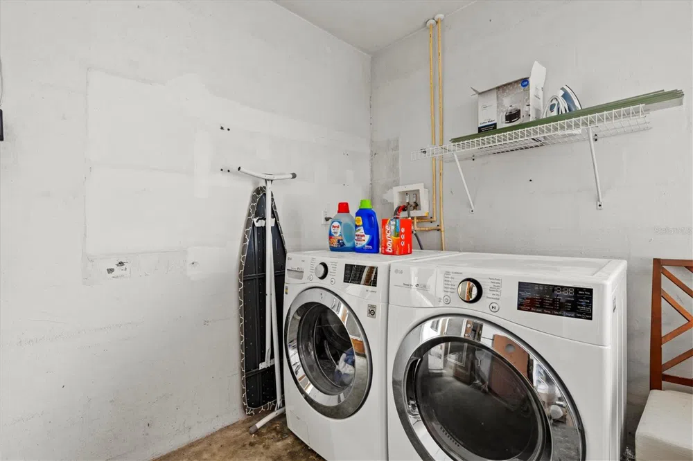 2473 DAVIS BOULEVARD Sarasota, FL 34237
