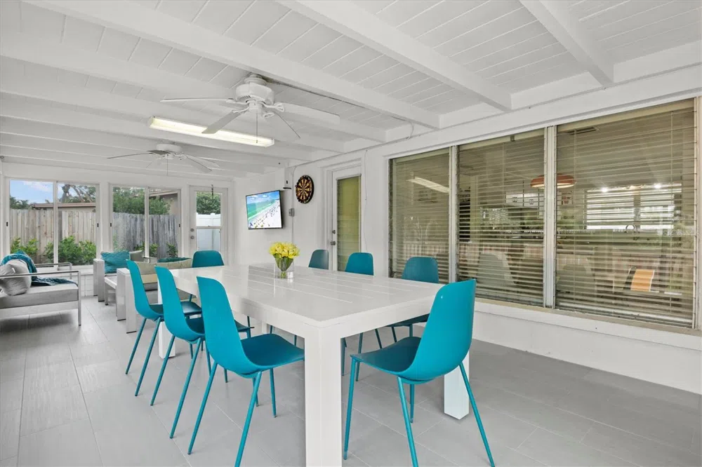 2473 DAVIS BOULEVARD Sarasota, FL 34237
