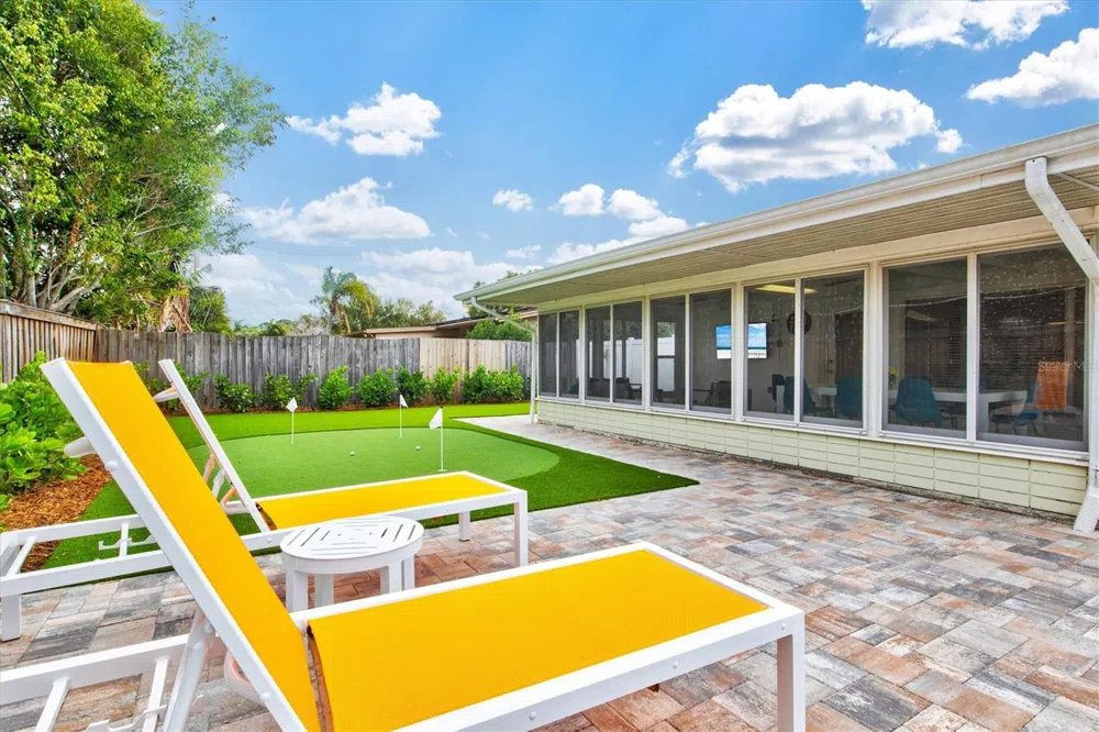 2473 DAVIS BOULEVARD Sarasota, FL 34237