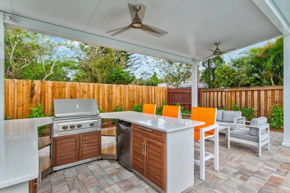 2473 DAVIS BOULEVARD Sarasota, FL 34237