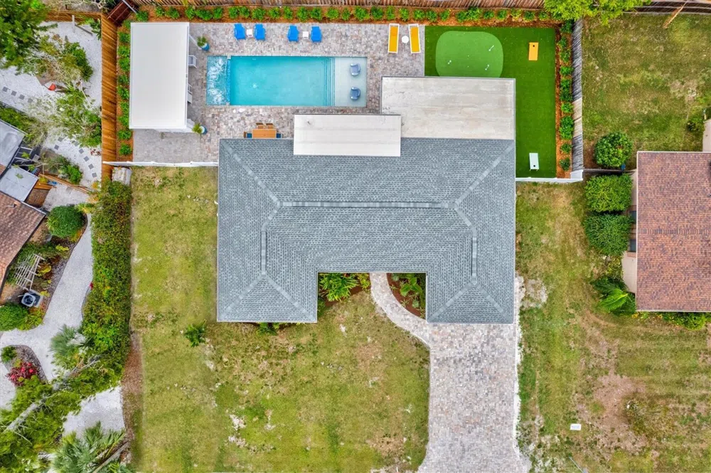 2473 DAVIS BOULEVARD Sarasota, FL 34237