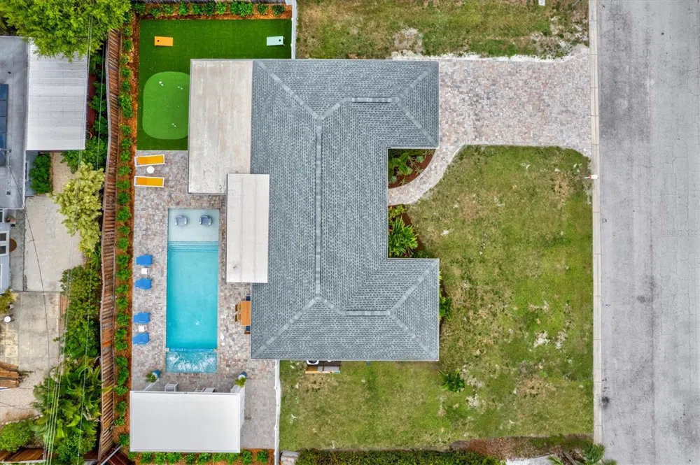 2473 DAVIS BOULEVARD Sarasota, FL 34237