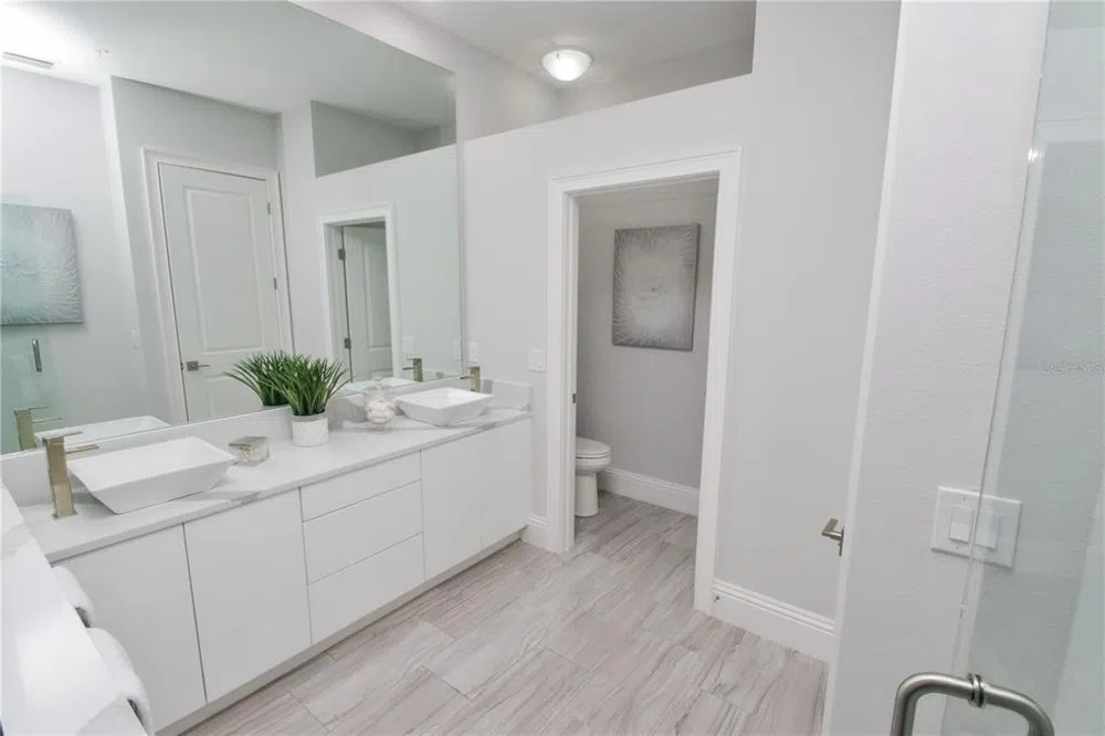 7834 HIDDEN CREEK LOOP #104 Lakewood Ranch, FL 34202