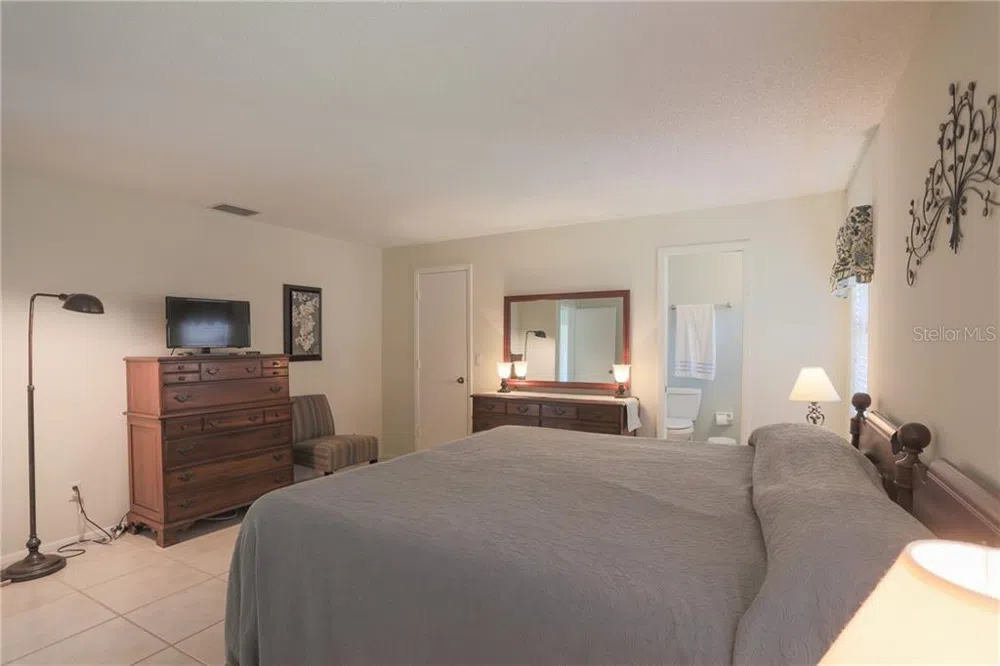 6986 W COUNTRY CLUB DRIVE #6986 Sarasota, FL 34243