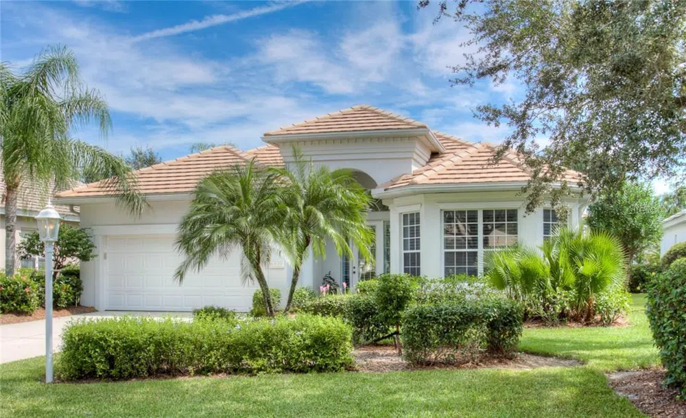 6939 LENNOX PLACE University Park, FL 34201
