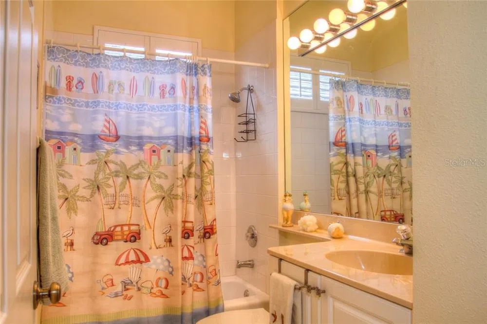 6939 LENNOX PLACE University Park, FL 34201