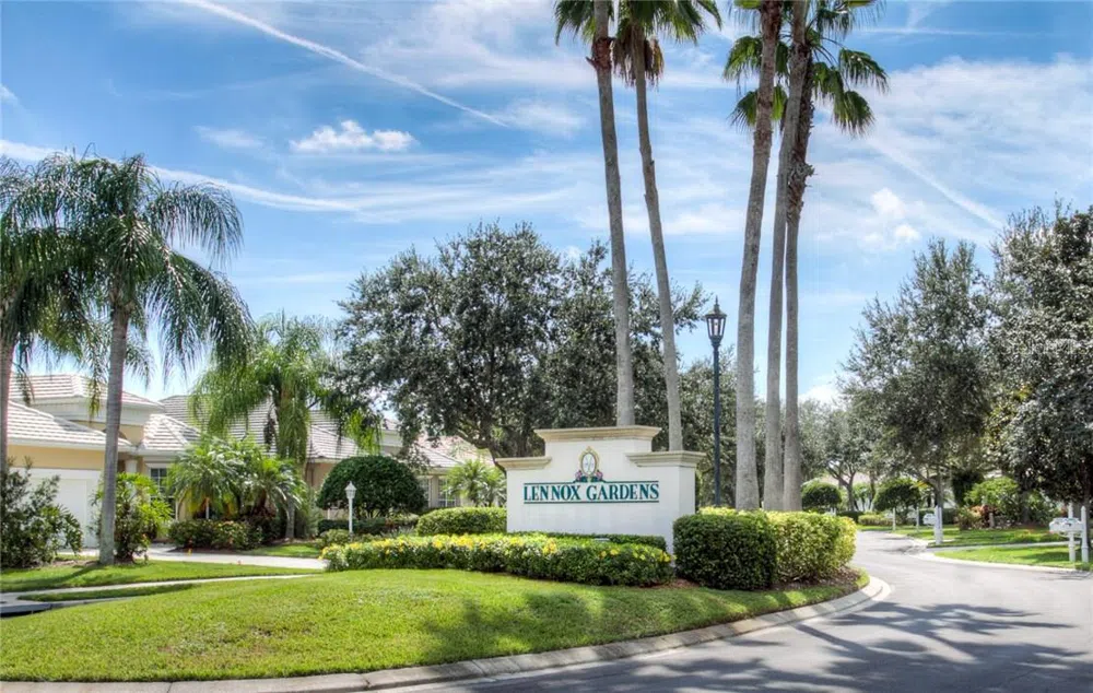 6939 LENNOX PLACE University Park, FL 34201