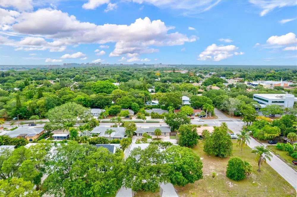 1905 TULIP DRIVE Sarasota, FL 34239