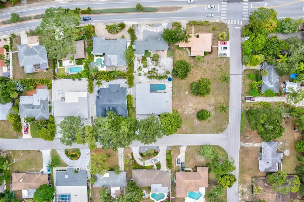 1905 TULIP DRIVE Sarasota, FL 34239