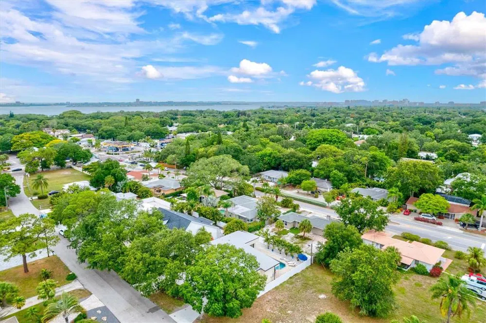 1905 TULIP DRIVE Sarasota, FL 34239