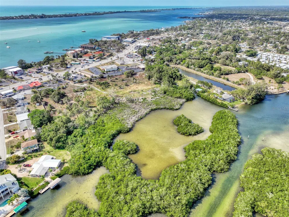 201 E BAY HEIGHTS ROAD Englewood, FL 34223