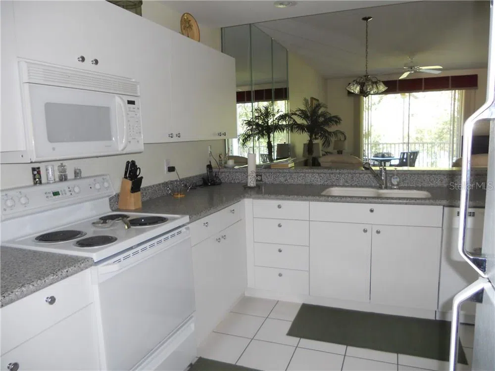 8750 OLDE HICKORY AVENUE #9204 Sarasota, FL 34238