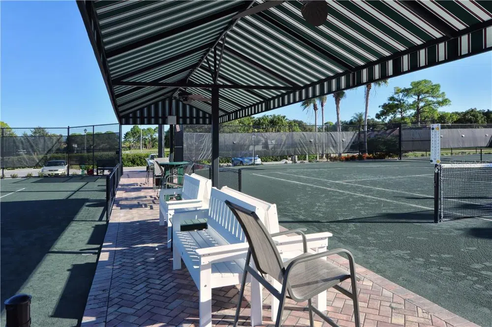 8750 OLDE HICKORY AVENUE #9204 Sarasota, FL 34238