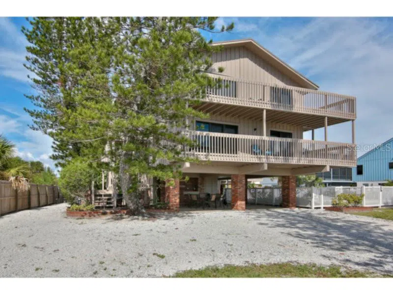 460 BEACH ROAD #A1 Sarasota, FL 34242