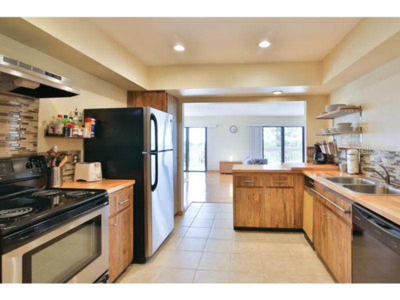 460 BEACH ROAD #A1 Sarasota, FL 34242