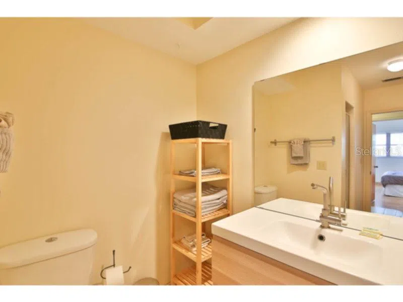 460 BEACH ROAD #A1 Sarasota, FL 34242