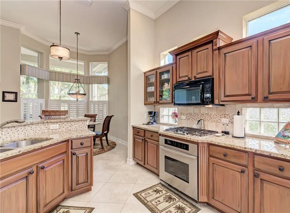 304 8TH AVENUE E Palmetto, FL 34221