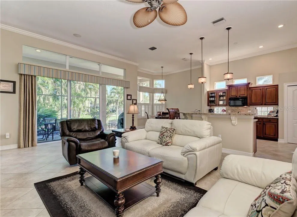 304 8TH AVENUE E Palmetto, FL 34221