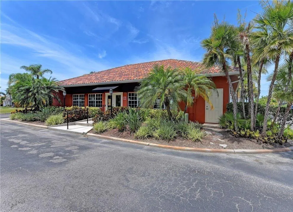 304 8TH AVENUE E Palmetto, FL 34221