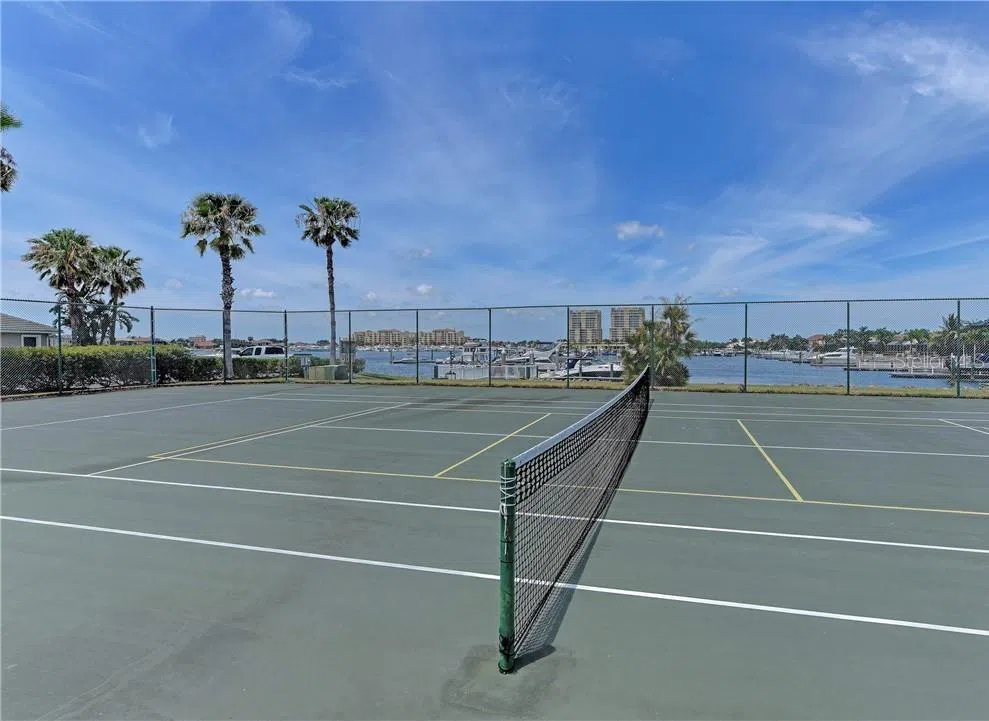 304 8TH AVENUE E Palmetto, FL 34221