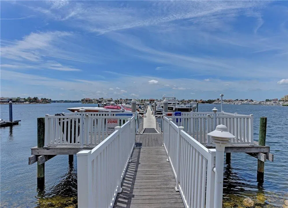 304 8TH AVENUE E Palmetto, FL 34221