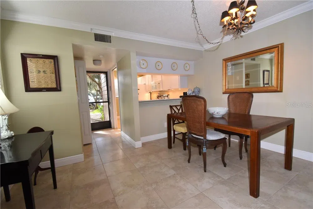 1716 GLENHOUSE DRIVE #GL324 Sarasota, FL 34231