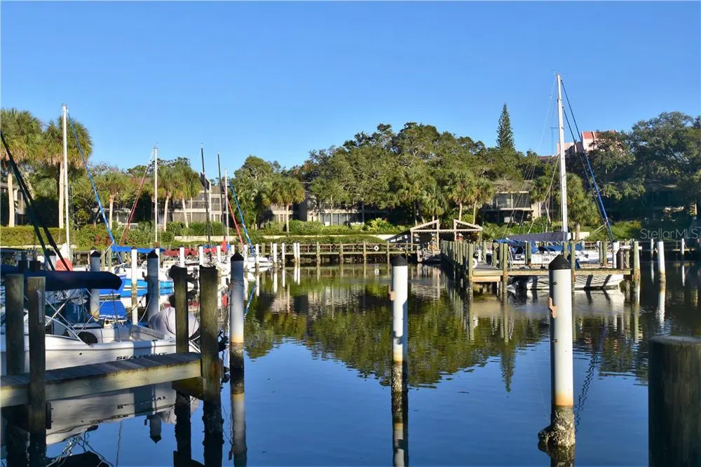 1716 GLENHOUSE DRIVE #GL324 Sarasota, FL 34231