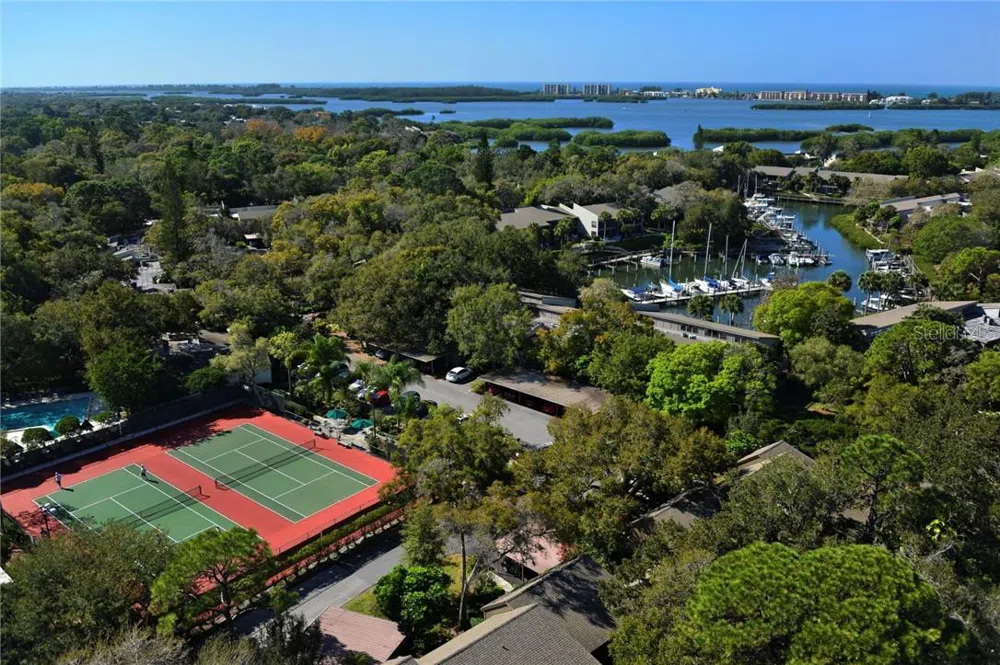1716 GLENHOUSE DRIVE #GL324 Sarasota, FL 34231