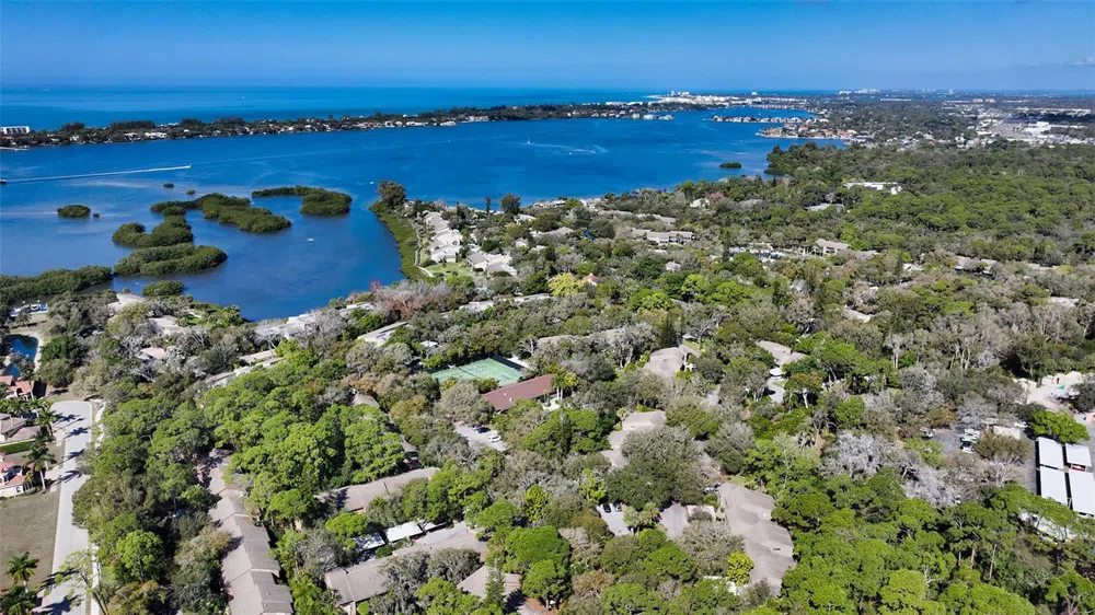1716 GLENHOUSE DRIVE #GL324 Sarasota, FL 34231