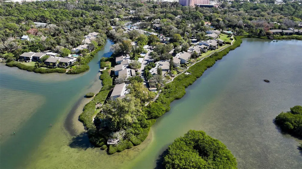1716 GLENHOUSE DRIVE #GL324 Sarasota, FL 34231