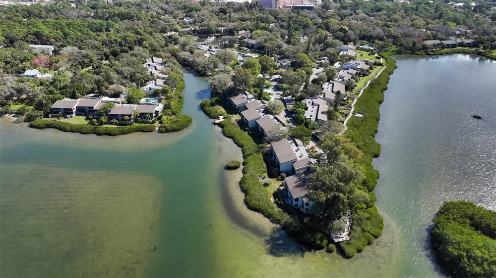 1716 GLENHOUSE DRIVE #GL324 Sarasota, FL 34231