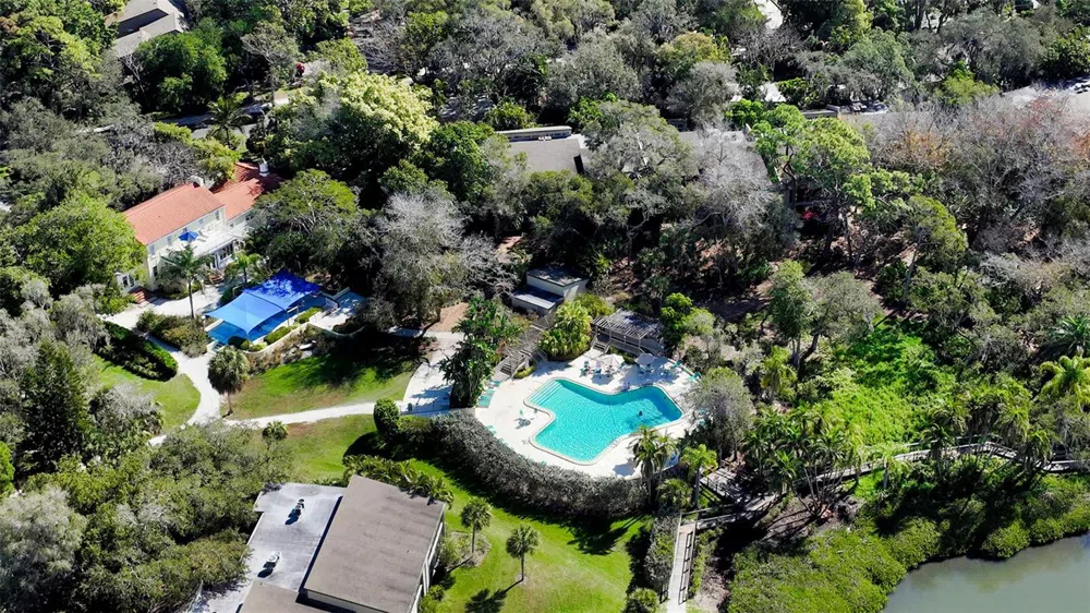1716 GLENHOUSE DRIVE #GL324 Sarasota, FL 34231