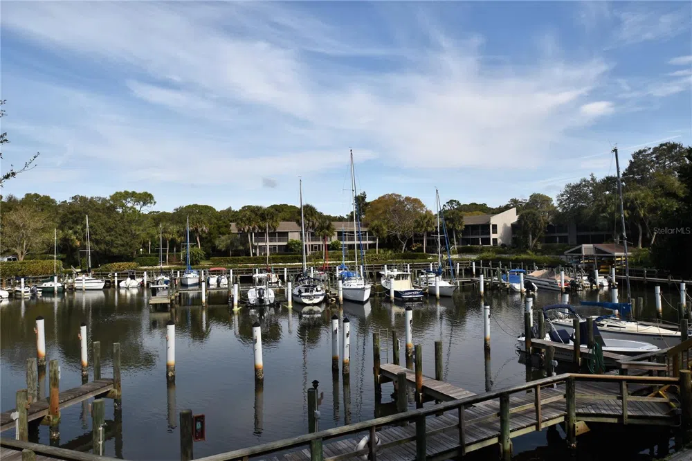 1716 GLENHOUSE DRIVE #GL324 Sarasota, FL 34231
