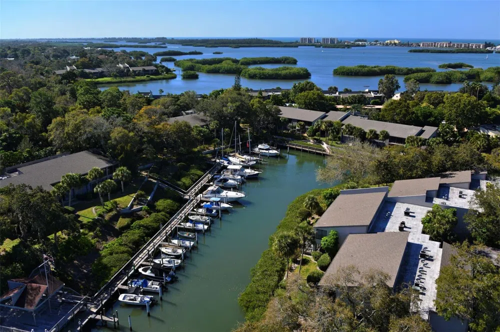 1716 GLENHOUSE DRIVE #GL324 Sarasota, FL 34231