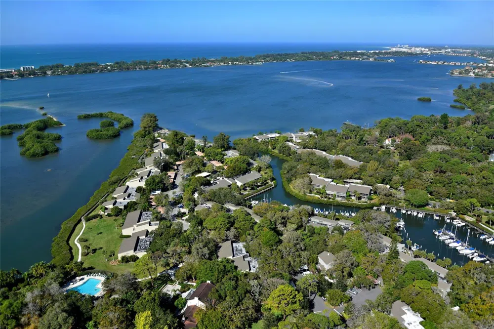 1716 GLENHOUSE DRIVE #GL324 Sarasota, FL 34231