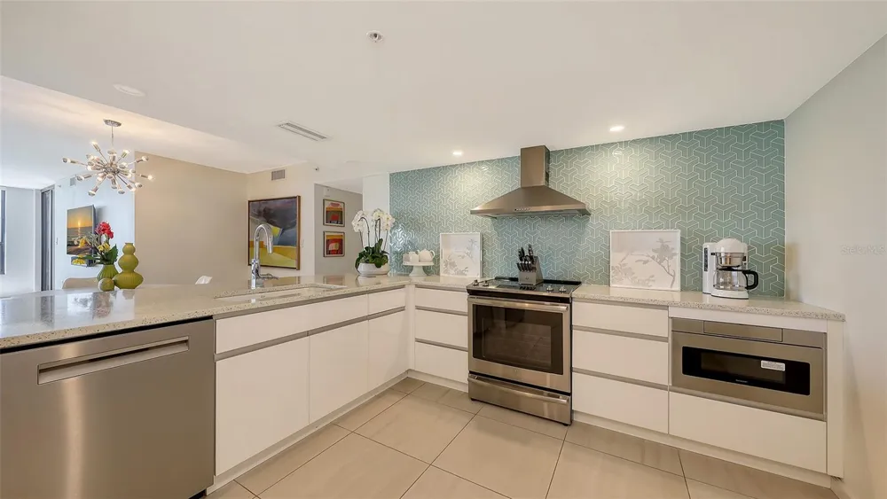 11 SUNSET DRIVE #501 Sarasota, FL 34236