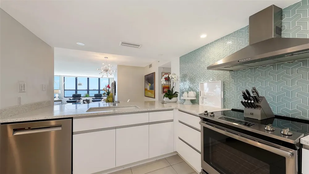 11 SUNSET DRIVE #501 Sarasota, FL 34236