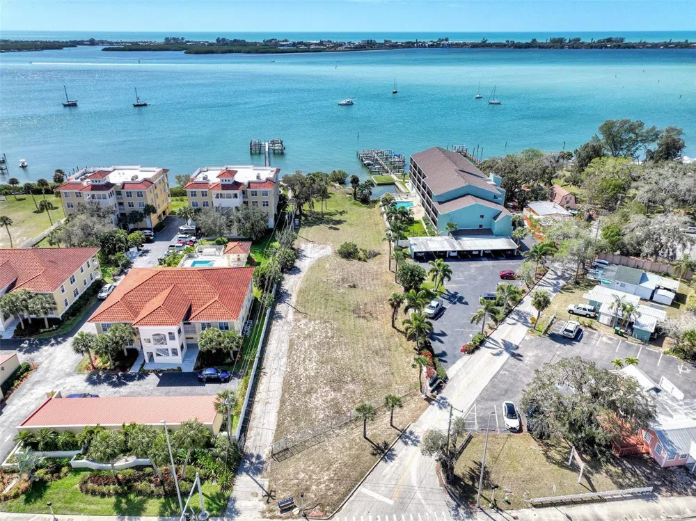 1106 S MCCALL ROAD Englewood, FL 34223
