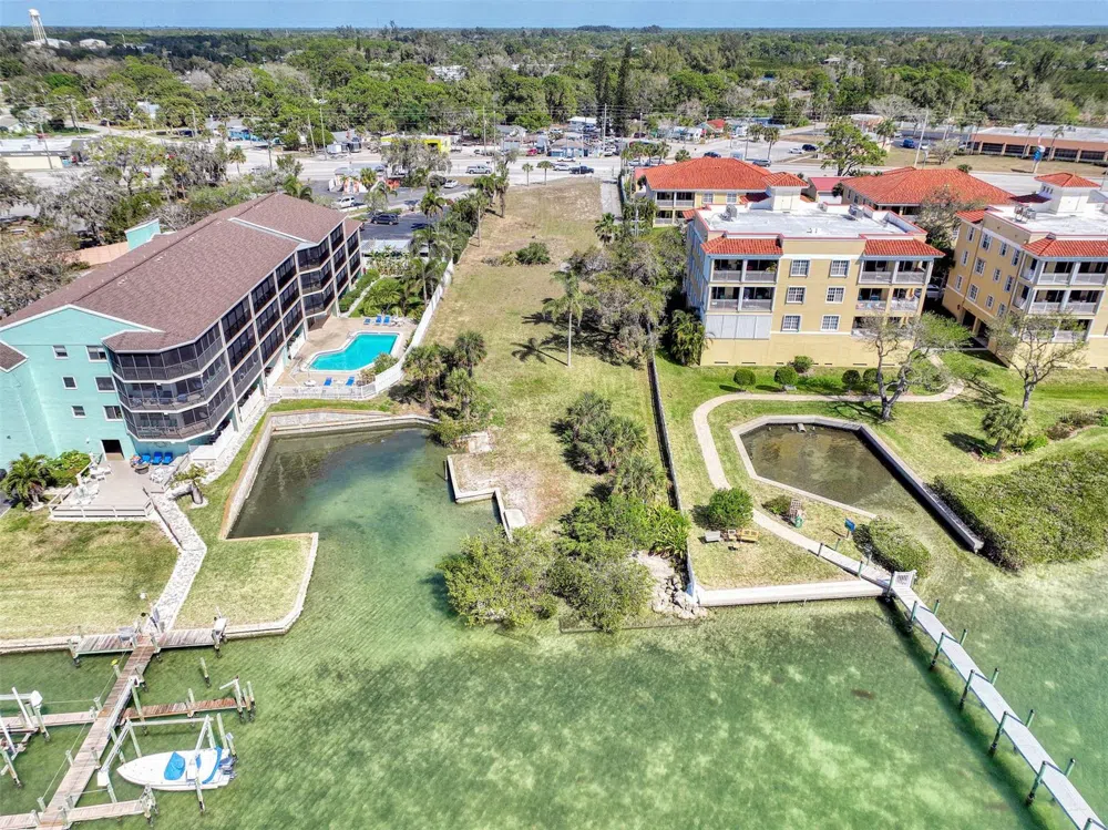 1106 S MCCALL ROAD Englewood, FL 34223