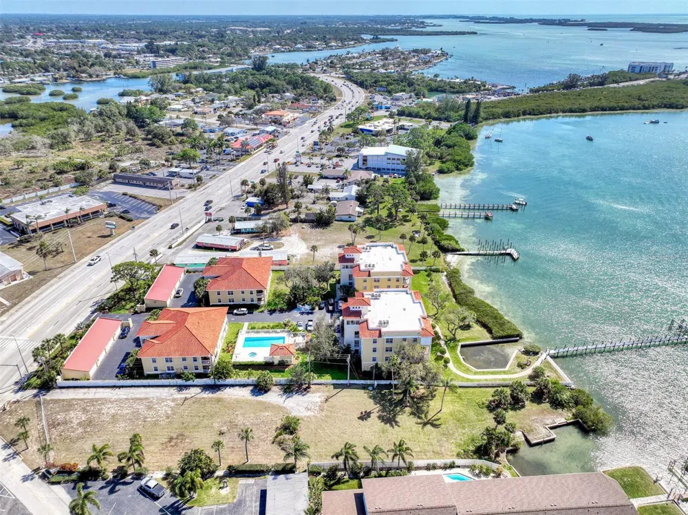 1106 S MCCALL ROAD Englewood, FL 34223