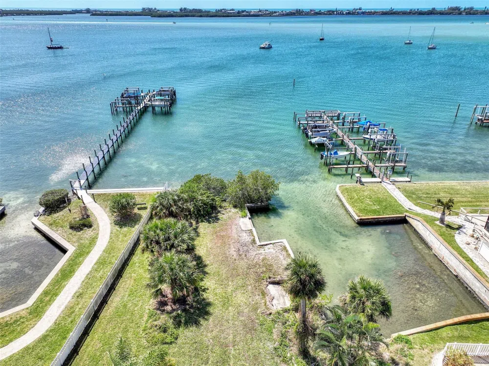 1106 S MCCALL ROAD Englewood, FL 34223