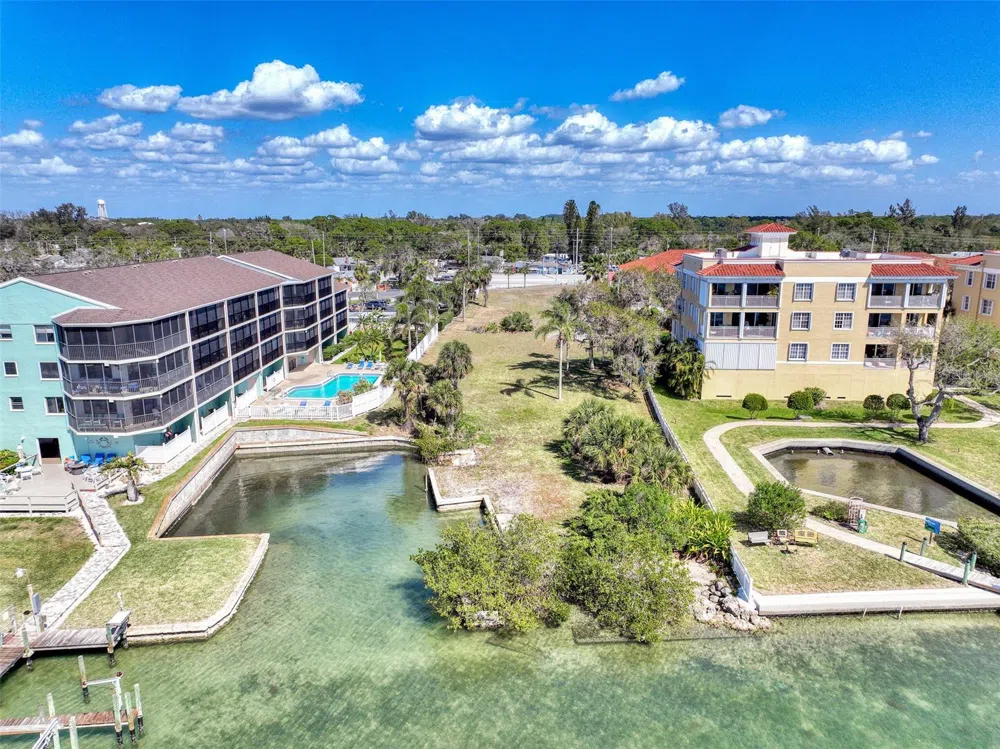 1106 S MCCALL ROAD Englewood, FL 34223